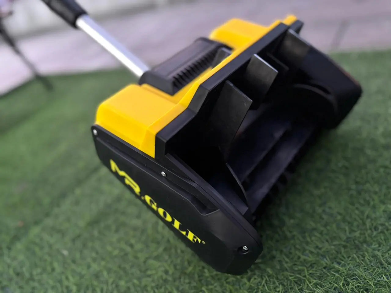 Cordless Portable  High Efficiency Winter Cleaning-up Snow Shovel With 2 Batteries JP Sports